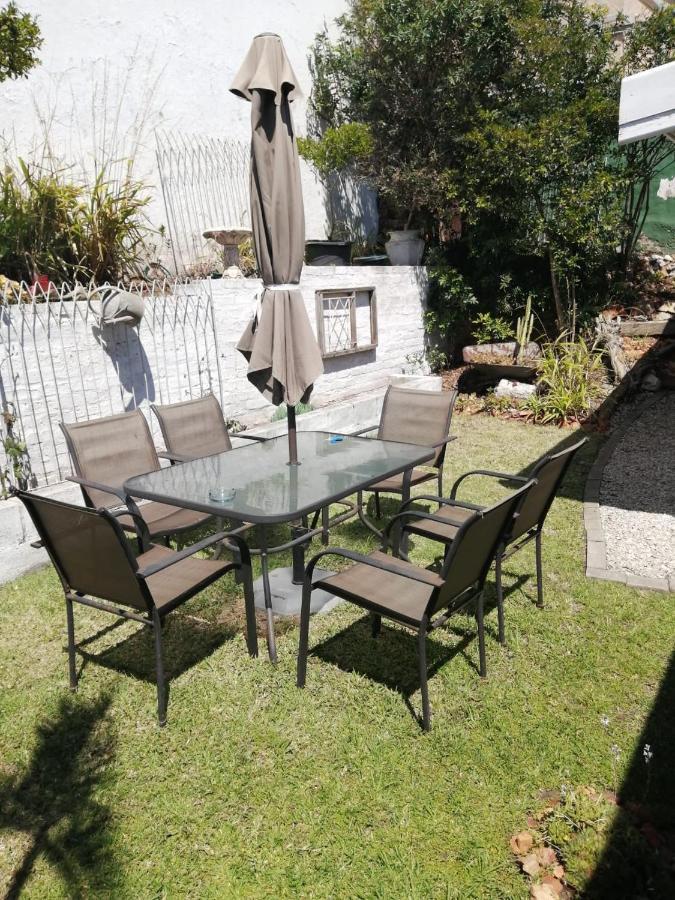 36 Mount Road Guesthouse And Self Catering Port Elizabeth Dış mekan fotoğraf